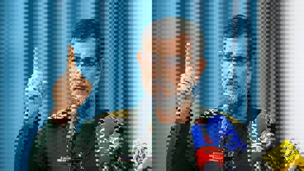 İsrail: "İran donanma komutanı öldürüldü"