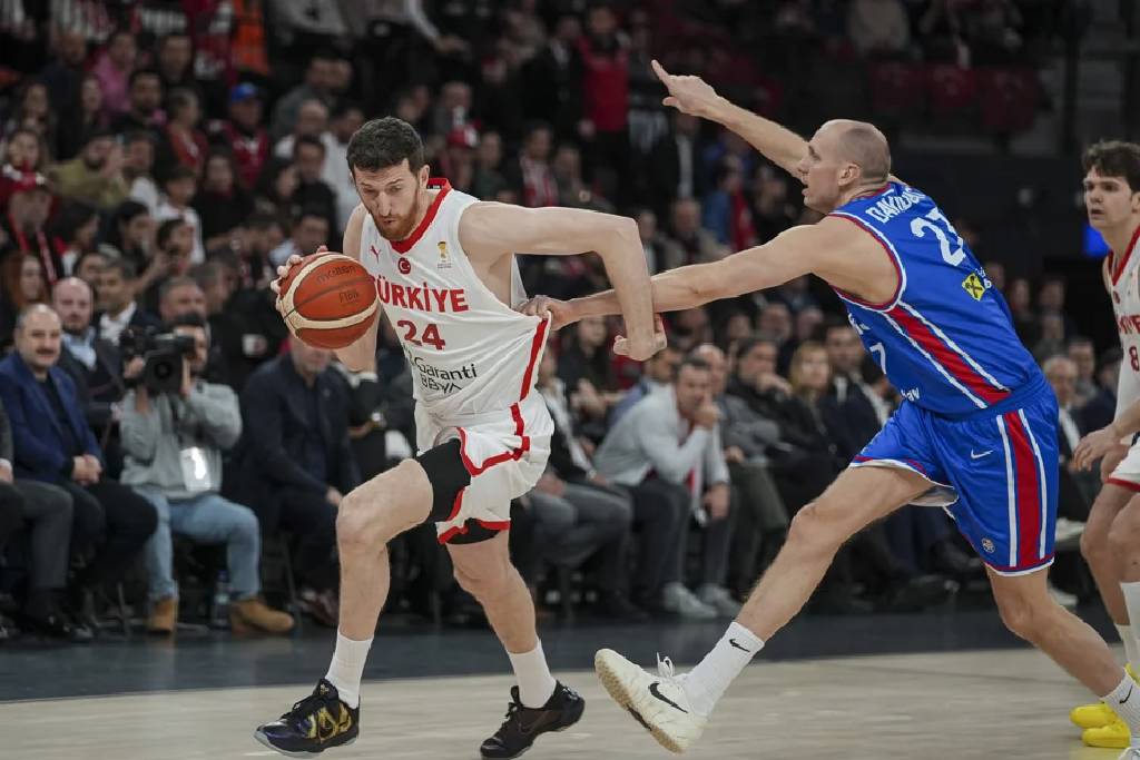 12 Dev Adam, yoluna kayıpsız devam ediyor