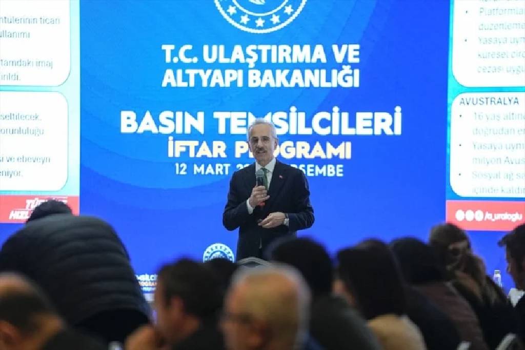 "Hürmüz'den ilk türk gemisi geçti"