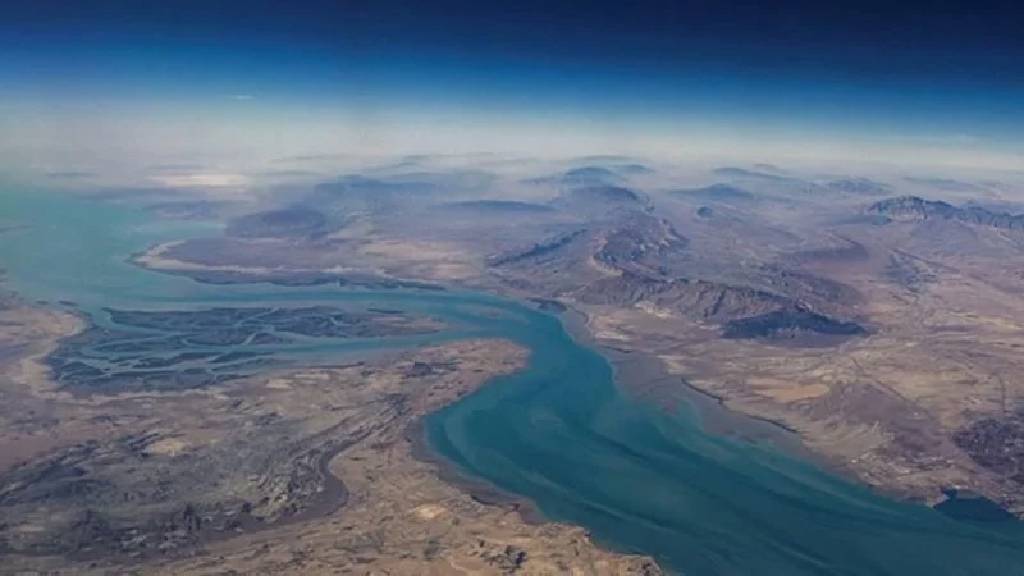 Hürmüz Boğazı'nda trafik çöktü