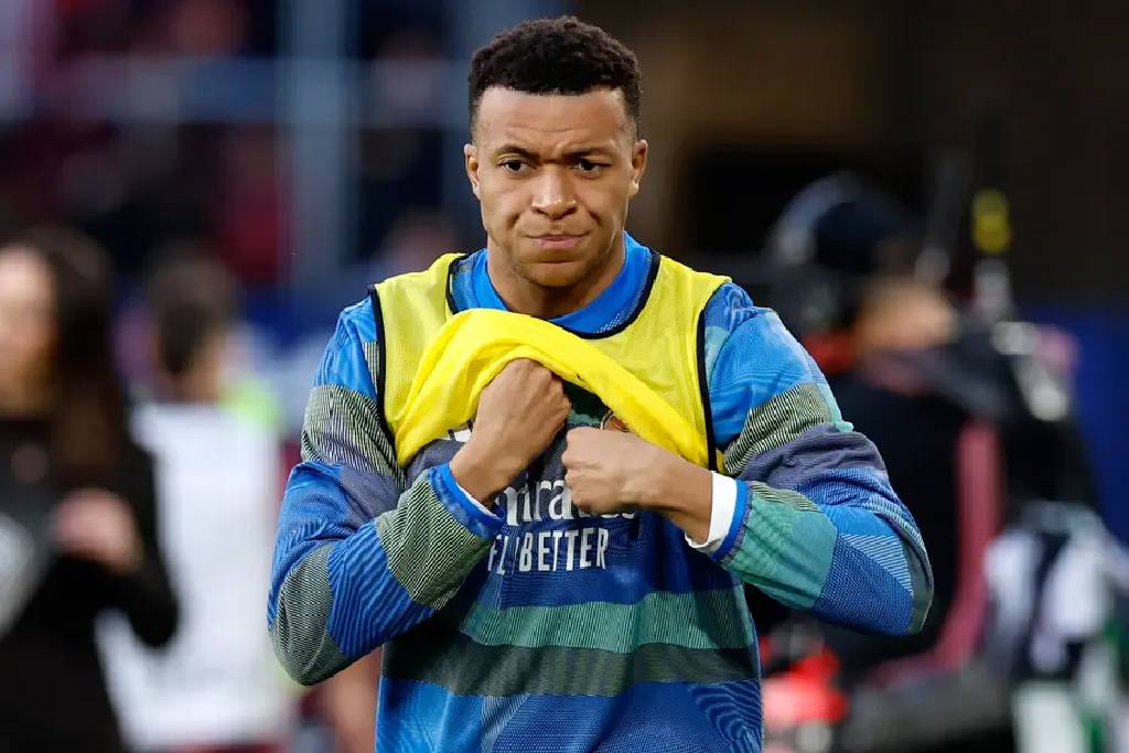 Mbappe krizi devam ediyor: "En az 3 hafta daha yok"