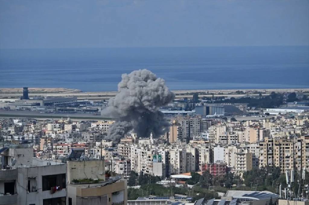 İsrail: "Lübnan'da 320 Hizbullah hedefi vuruldu"