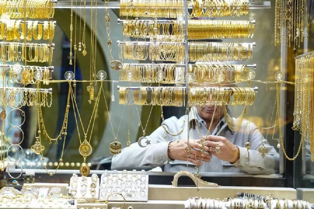 Altın piyasasında gün sonunda düşüş
