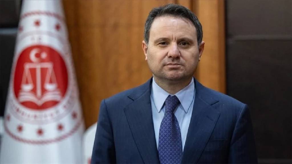 Kırmızı bülten ve iade süreci gündemde