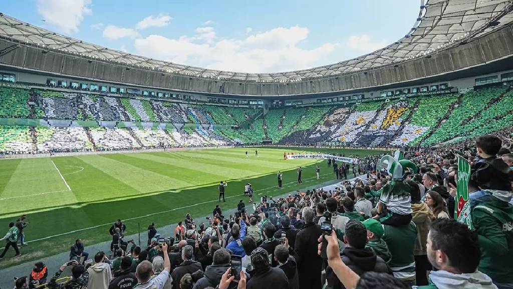 Bursaspor küllerinden doğuyor