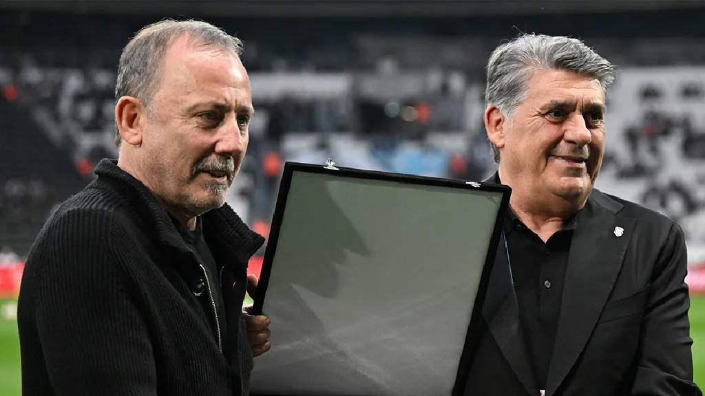 Beşiktaş'ta Xhaka süprizi