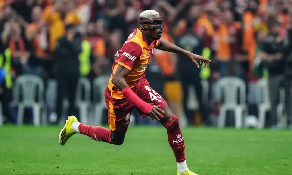 Osimhen'nin transfer gündemini hocası açıkladı