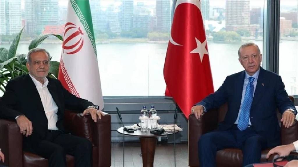 Cumhurbaşkanı, Pezeşkiyan ile telefonda görüştü