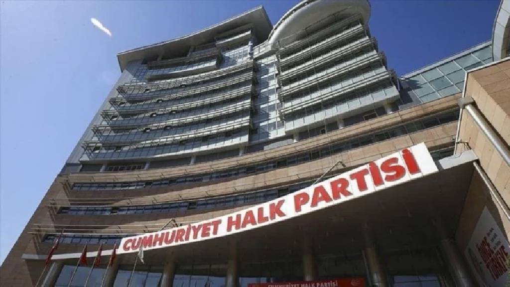 CHP'de yeni dönemin ilk adımı