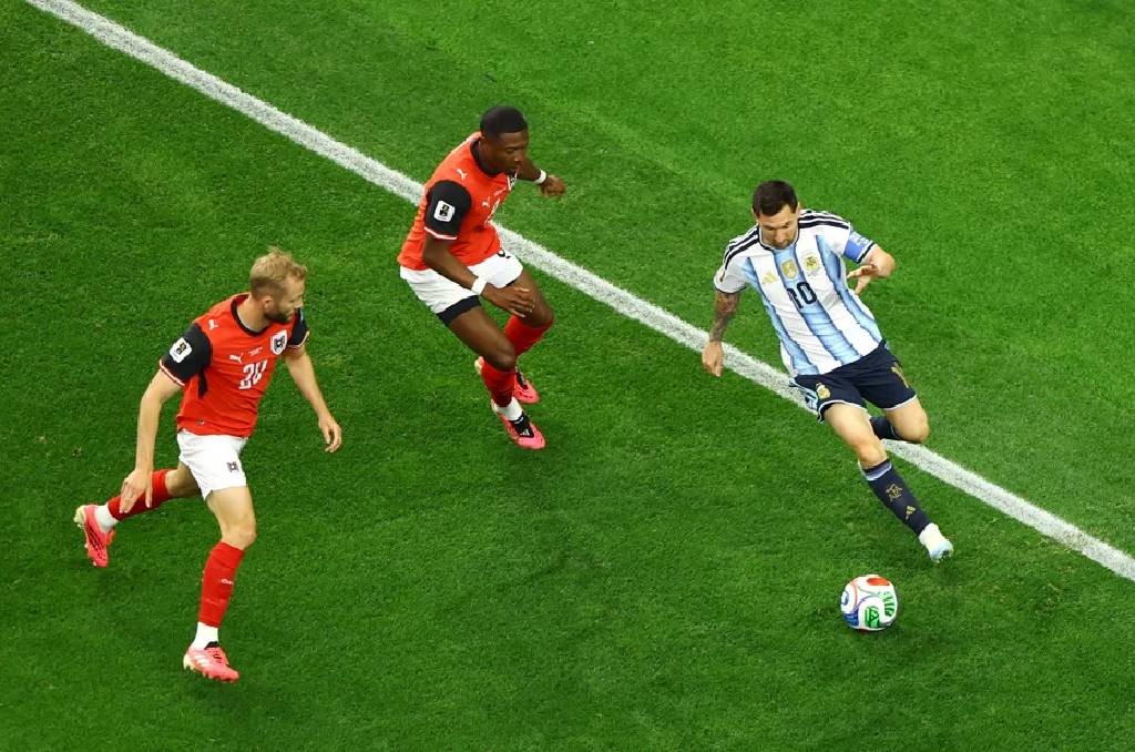 Arjantin, Messi'nin golleriyle kanatlanıyıor