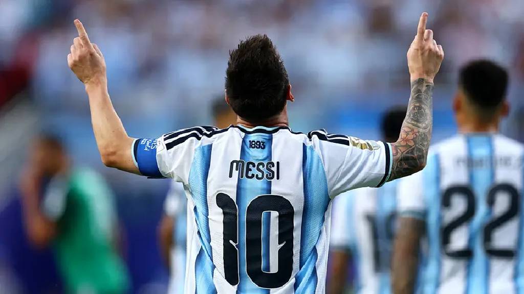 Messi, bir kez daha tarihe geçti