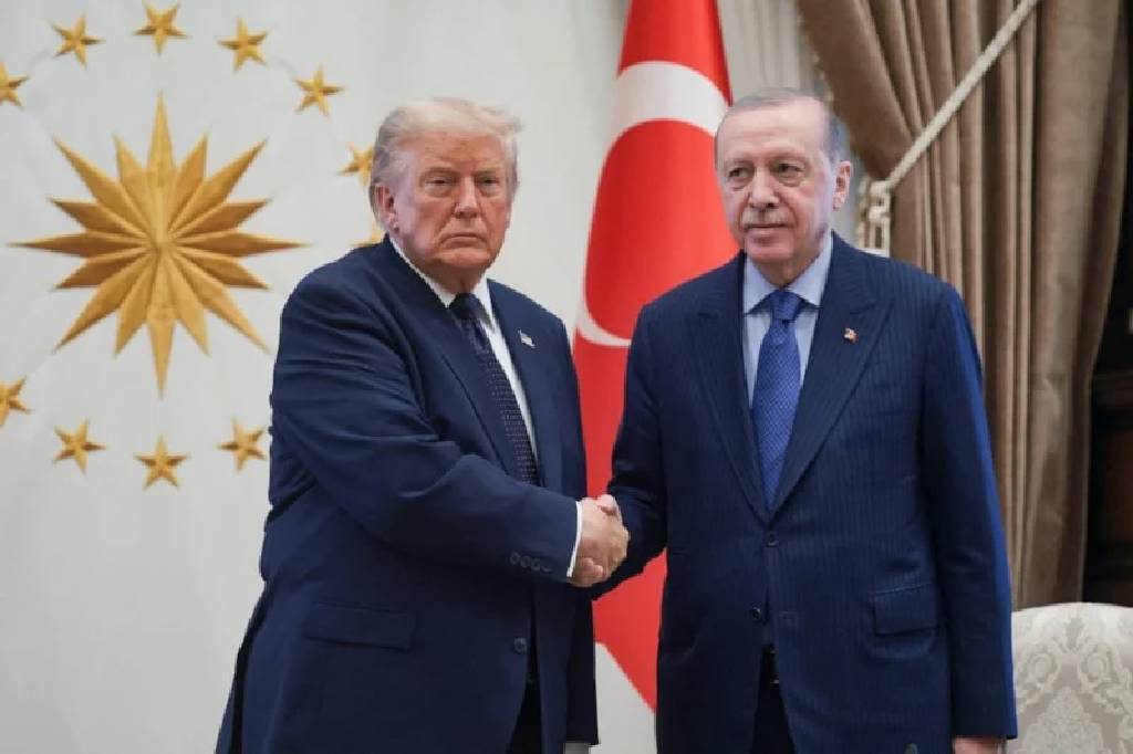 Trump: "Sizlerle olmak büyük bir onur"