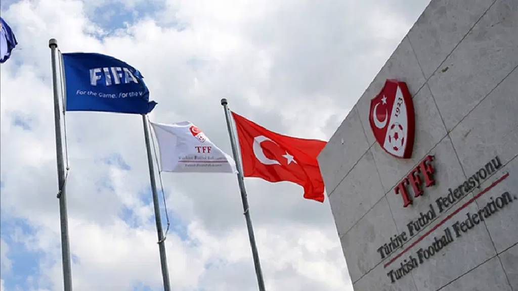 Fenerbahçe'li yönetici  "tehdit" suçundan PFDK'ya sevkedildi