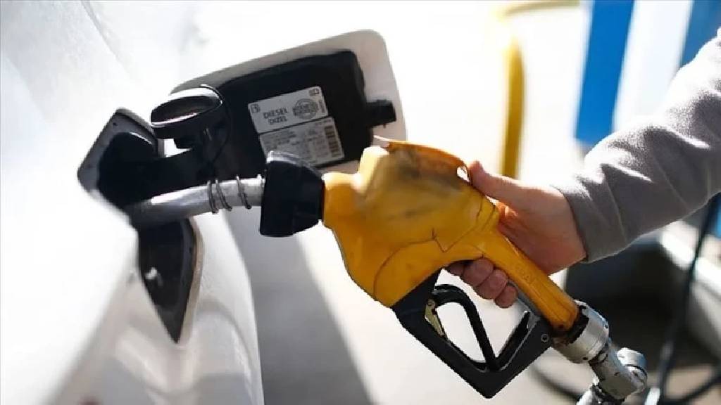 Motorine 7,76 tl zam geldi: Litre bazı şehirlerde 90 tl'yi geçti