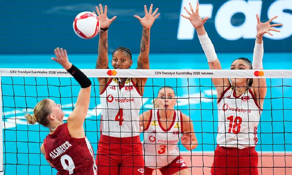 A Milli Kadın Voleybol takımı Avrupa Şampiyonası'nda yarı finale yükseldi